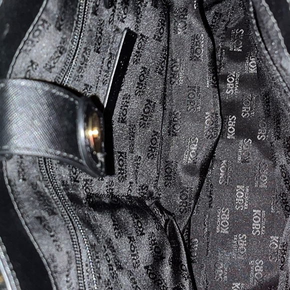 Michael Kors Large Jet Set Black Leather Saffiano Tote - Picture 6 of 12